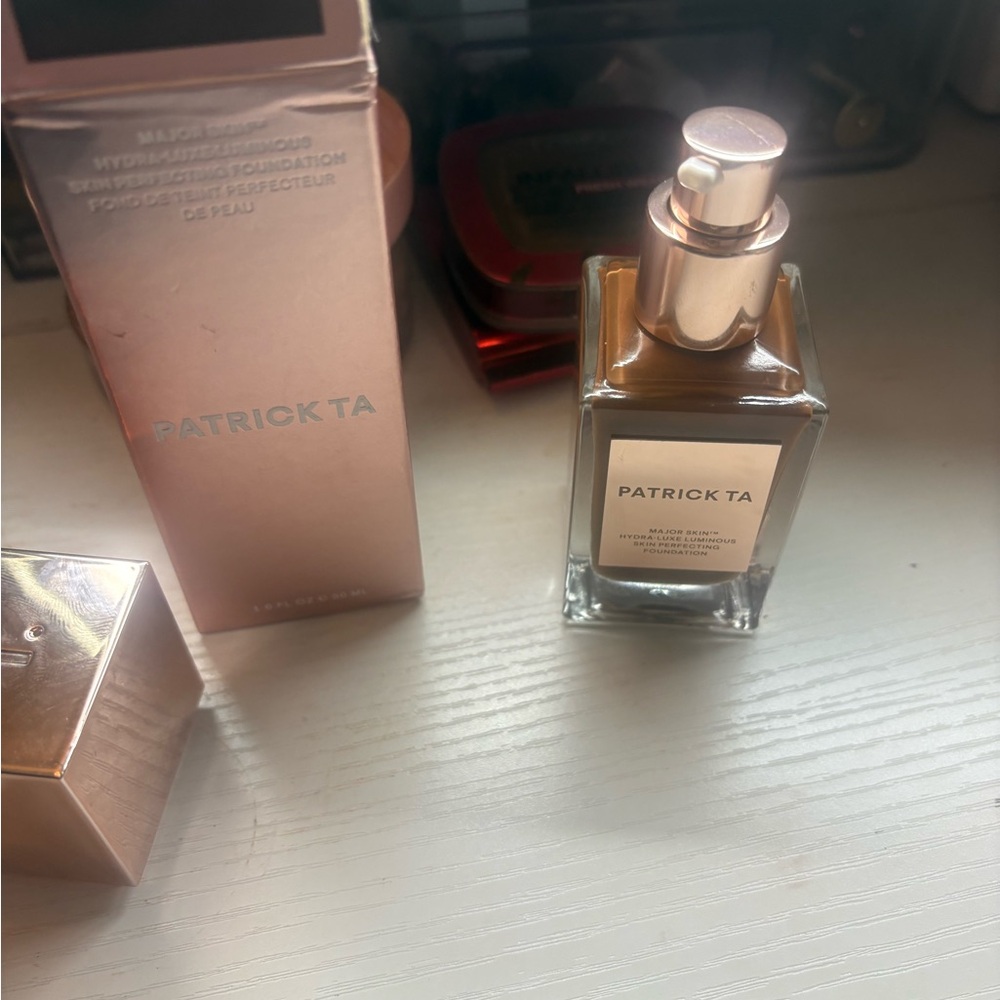 Patrick Ta Major Skin Hydra-Luxe Luminous Skin Perfecting Foundation 27 Neutral